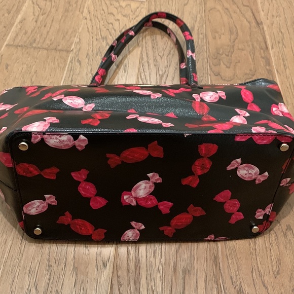 ⭐️New wo Tags Kate Spade Red & Pink Candy Wrapper Do Wonders Harmony Tote⭐️ - Picture 4 of 4